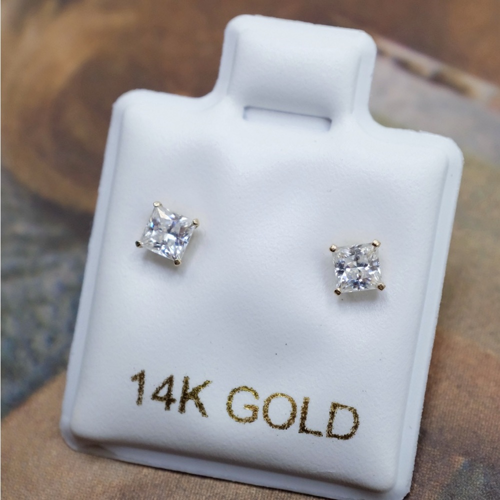 14k Yellow Gold Stud Earrings